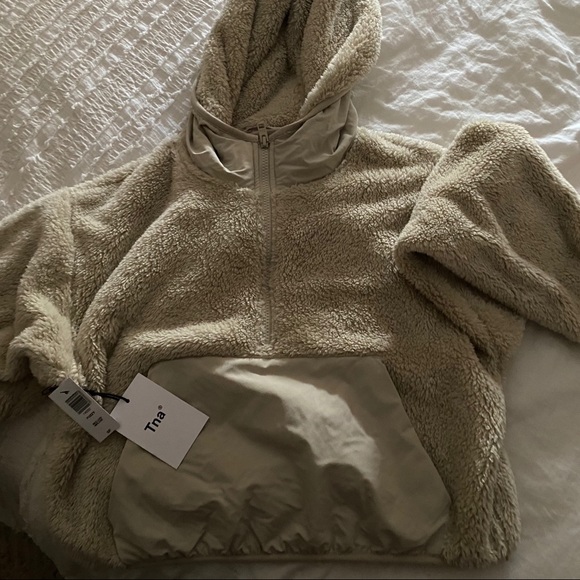 TNA fizzy teddy quarter zip - Picture 2 of 3